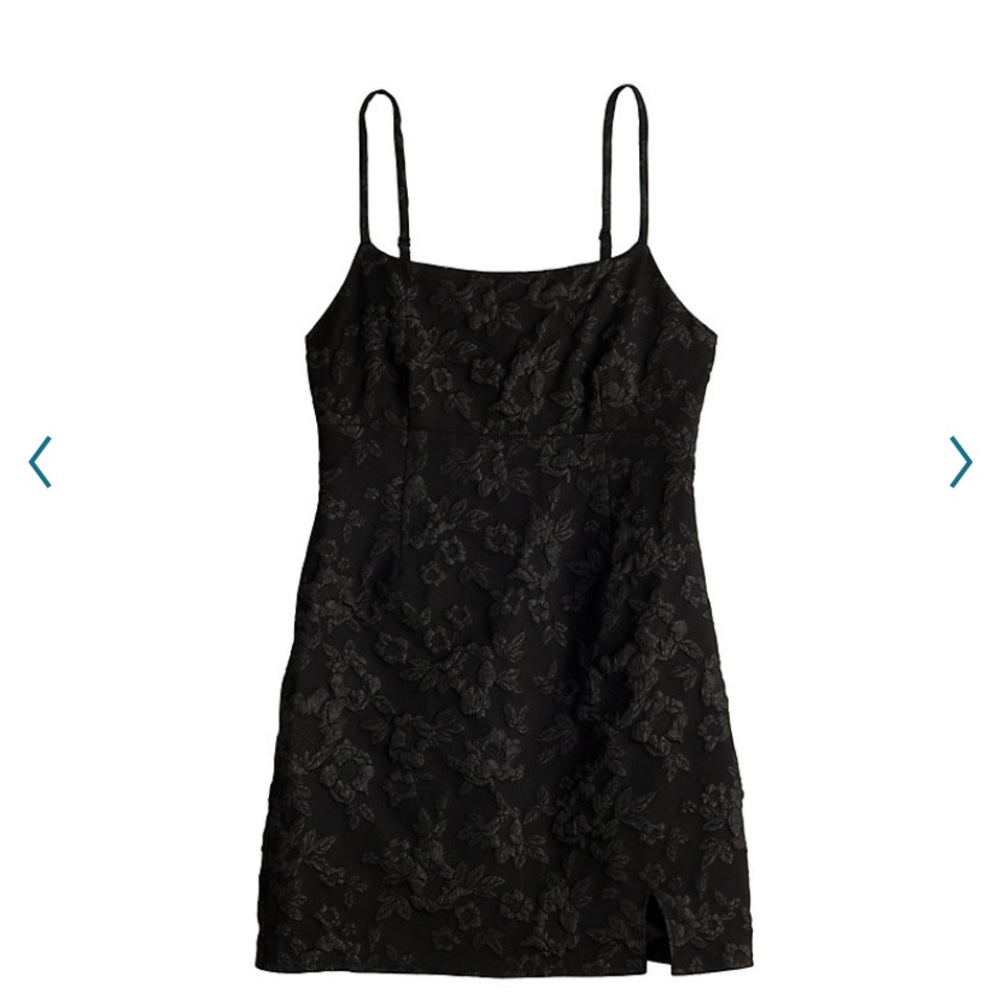 Pretty cute black dress,
